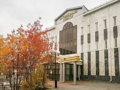 Сургутский краеведческий музей - это одно из старейших учреждений города в сфере культуры с многолетним опытом работы в области краеведения, является одним из ведущих музеев Тюменского Севера.
Он представляет жителям и гостям Сургута уникальность региональной культуры, истории и природы, результаты взаимодействия различных культур на территории края, место и роль Сургута и Сургутского Приобья в истории России.